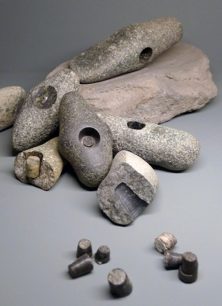 Steinäxte im Museum Bern